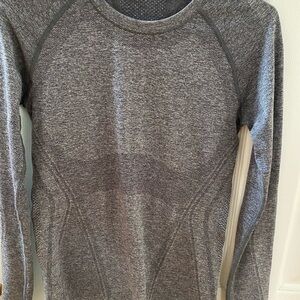 Athleta Gray Long Sleeve Top